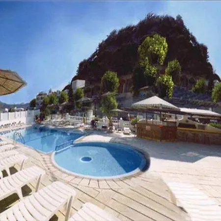 Golden Days Hotel